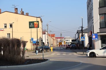 Zgodnie z zapowiedzią skrzyżowanie, na którym powstaje rondo, zostało zamknięte
